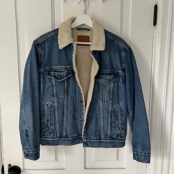 Levi’s Sherpa Jacket - Picture 2 of 3